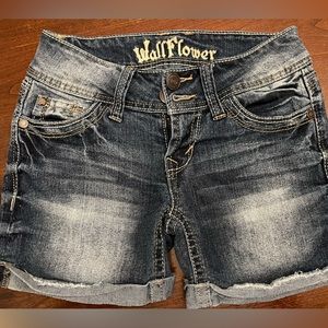 Wallflower, juniors denim shorts, size 0